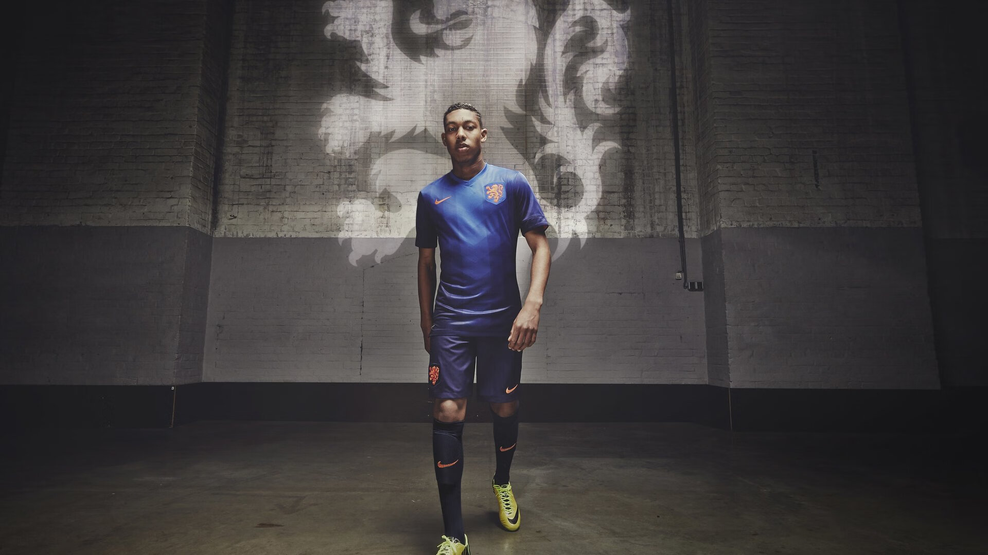 世界杯：学校社团成立“战术分析小组” 课后研究阵型演变